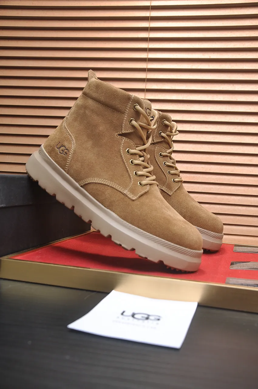 Men's shoes 💰580💶【UGG】(full genuine wool lining) Please pay attention to the original quality and compare the thickness of the wool 🏮🏮Hot style Martin boots from Australia's warm luxury brand men's shoes, official website synchronization, Beckham men's style..., made of imported top-layer waxed cowhide, waxed toe, Australian real wool velvet lining Carefully sewn...Imported rubber Martin boots outsole (comfortable, soft and wear-resistant). I really like the quality...Exquisite workmanship, you can't put it down once you see it. Code number 39-44